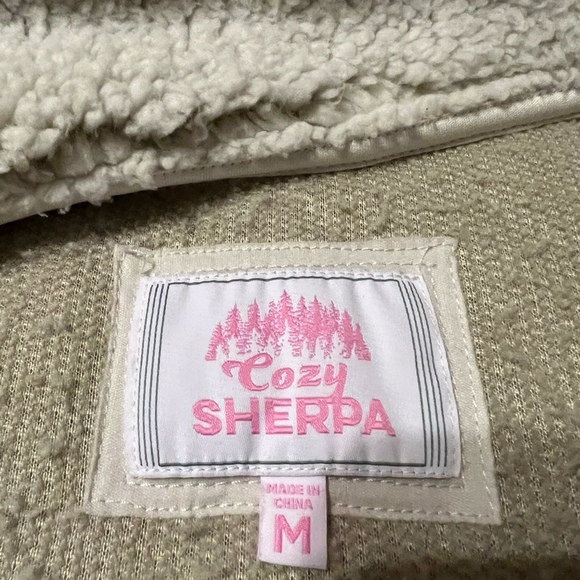 Cozy Sherpa Women’s White Quarter Zip  Pullover with front pocket size Medium - Picture 3 of 8